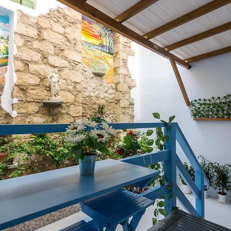 Wonderful Renovated Apartment With Private Patio Aten Exteriör bild
