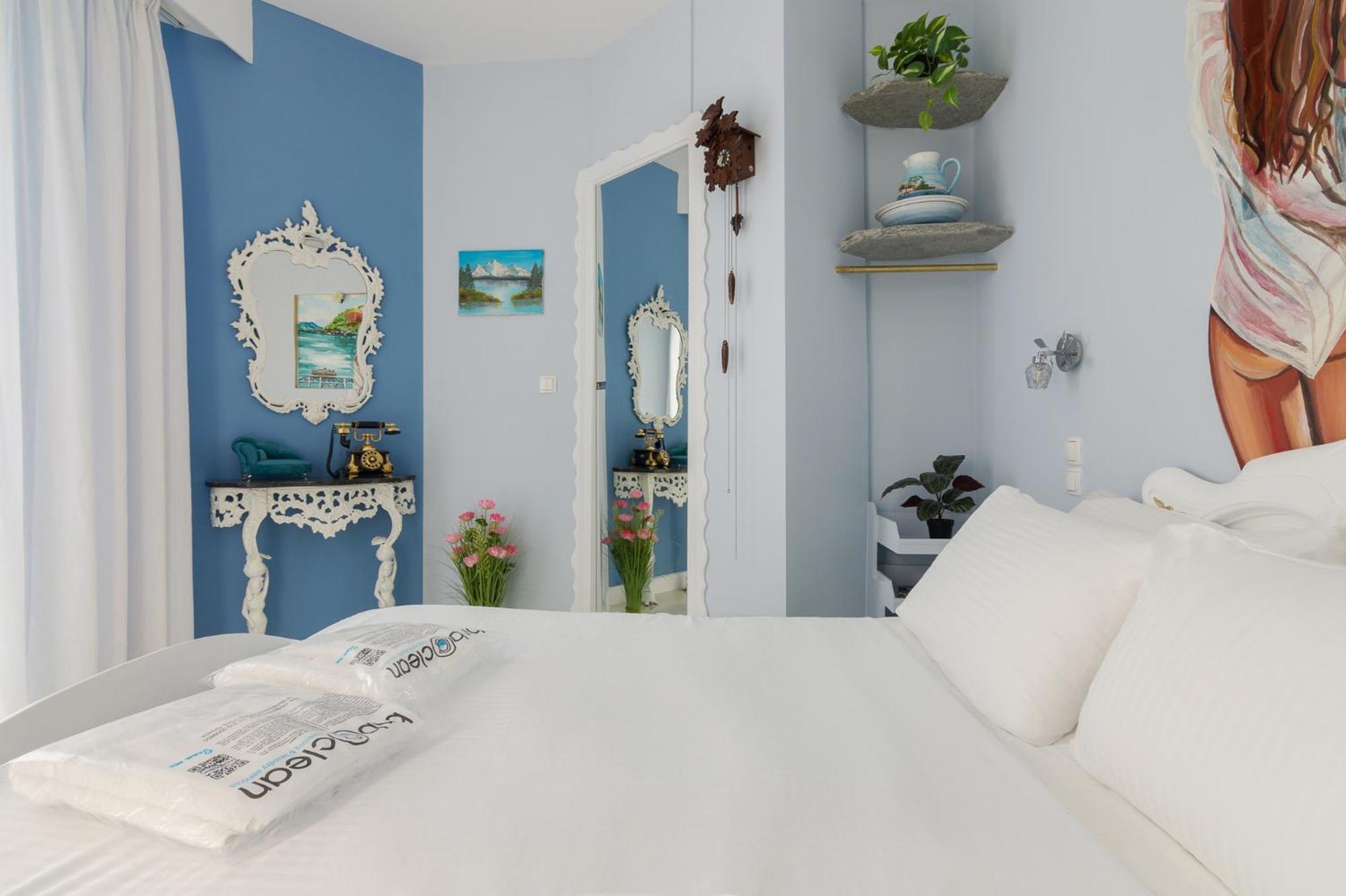 Wonderful Renovated Apartment With Private Patio Aten Exteriör bild
