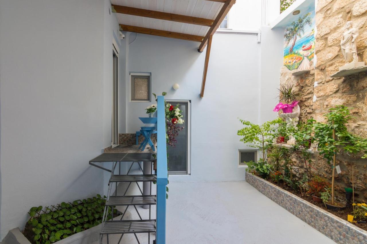 Wonderful Renovated Apartment With Private Patio Aten Exteriör bild